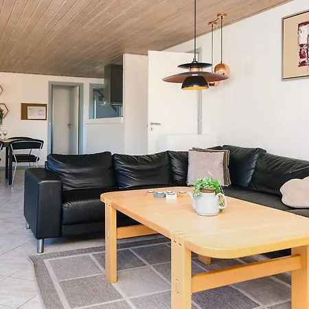Holiday home Luxury Retreat With Pool